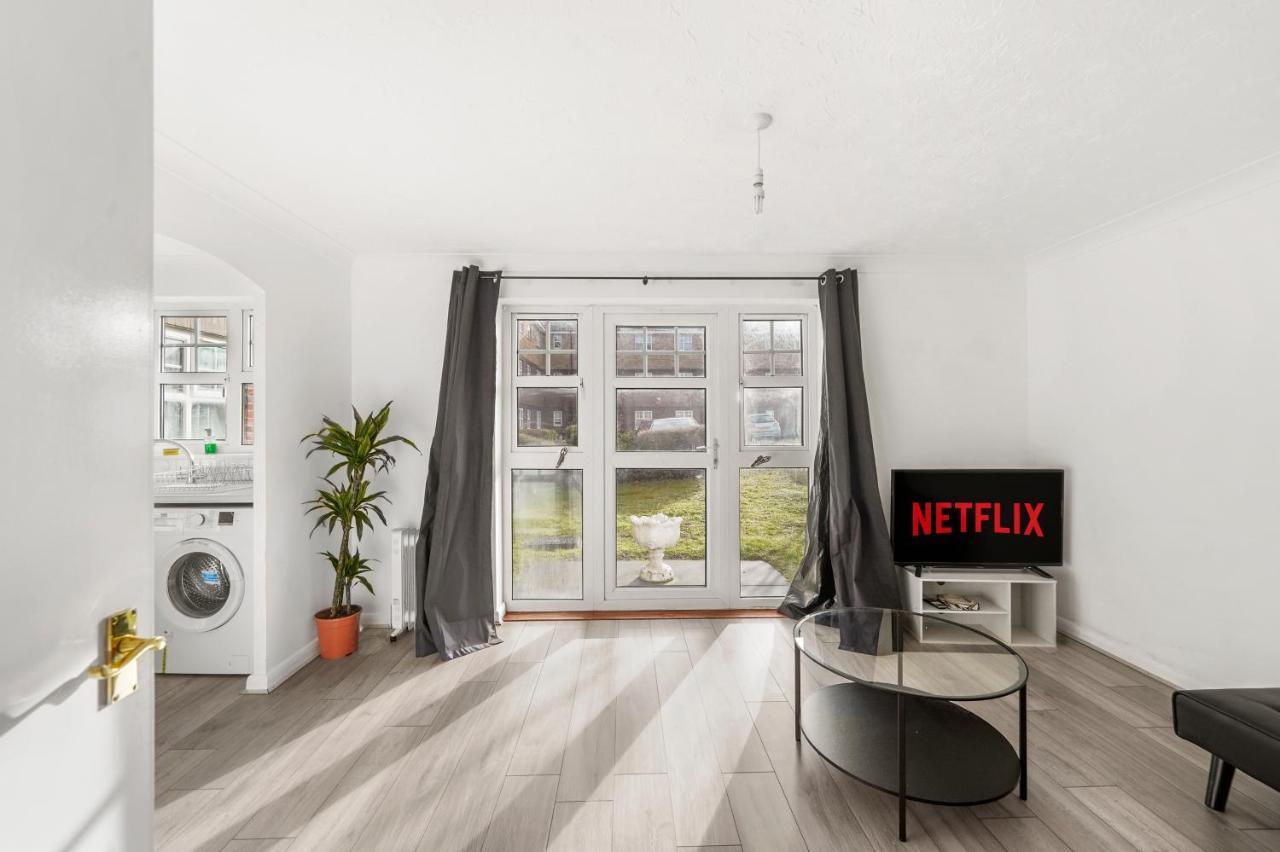 شقة Cozy Luton Town Centre Retreat المظهر الخارجي الصورة
