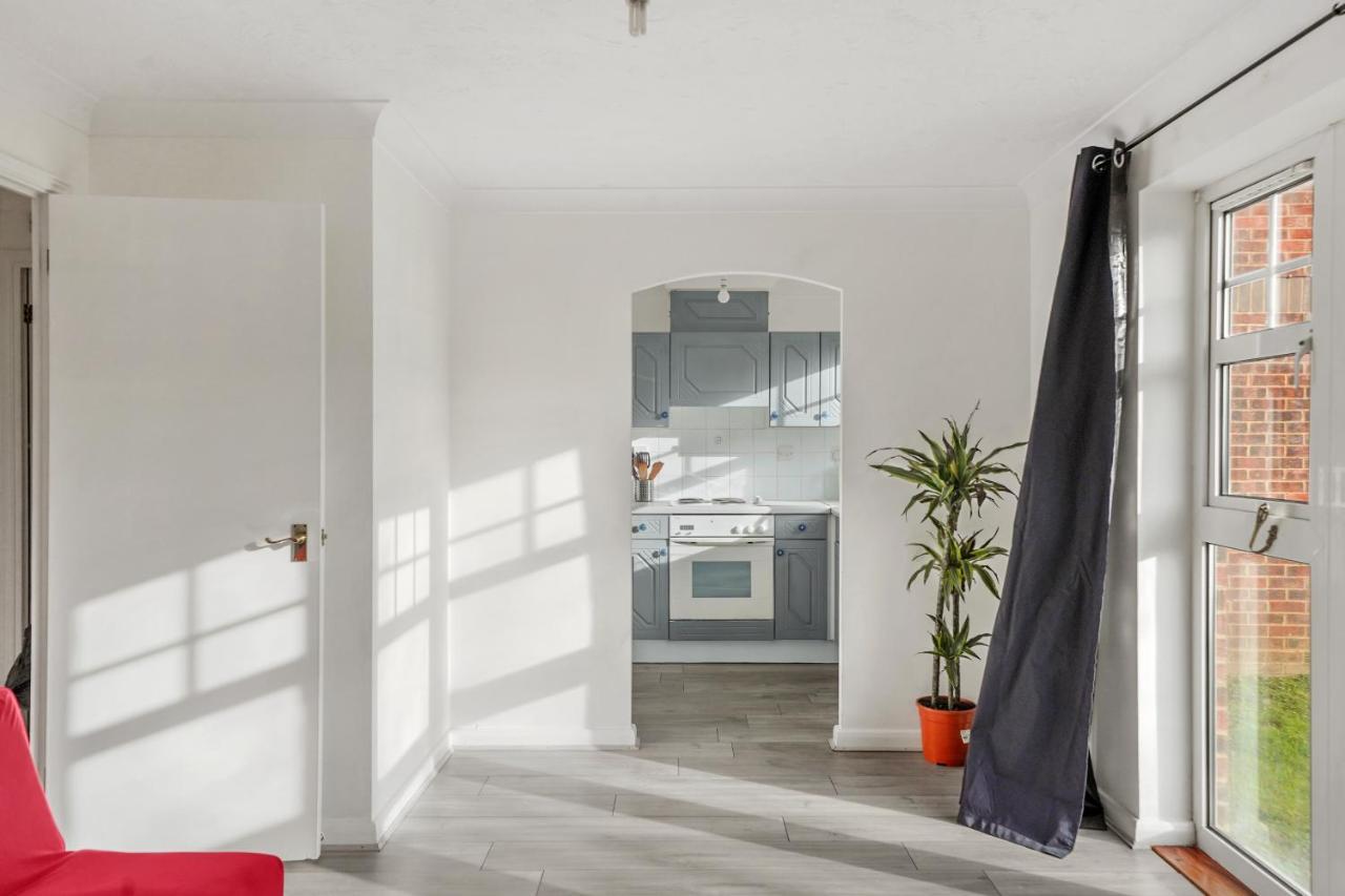 شقة Cozy Luton Town Centre Retreat المظهر الخارجي الصورة